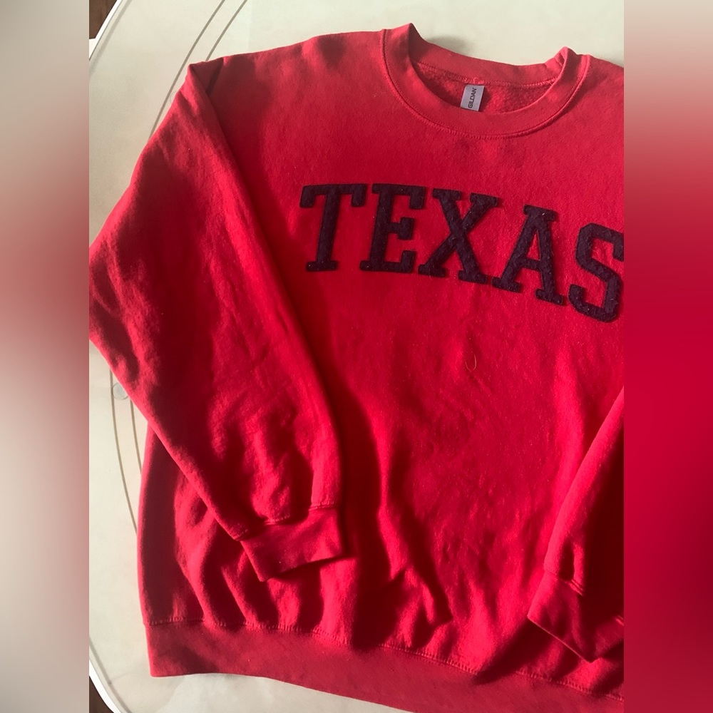 Gildan’s Women’s Sweatshirt - Picture 6 of 16